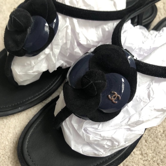 C H A N E L Camellia suede thong sandals, black and navy & dust bags. - Picture 2 of 12